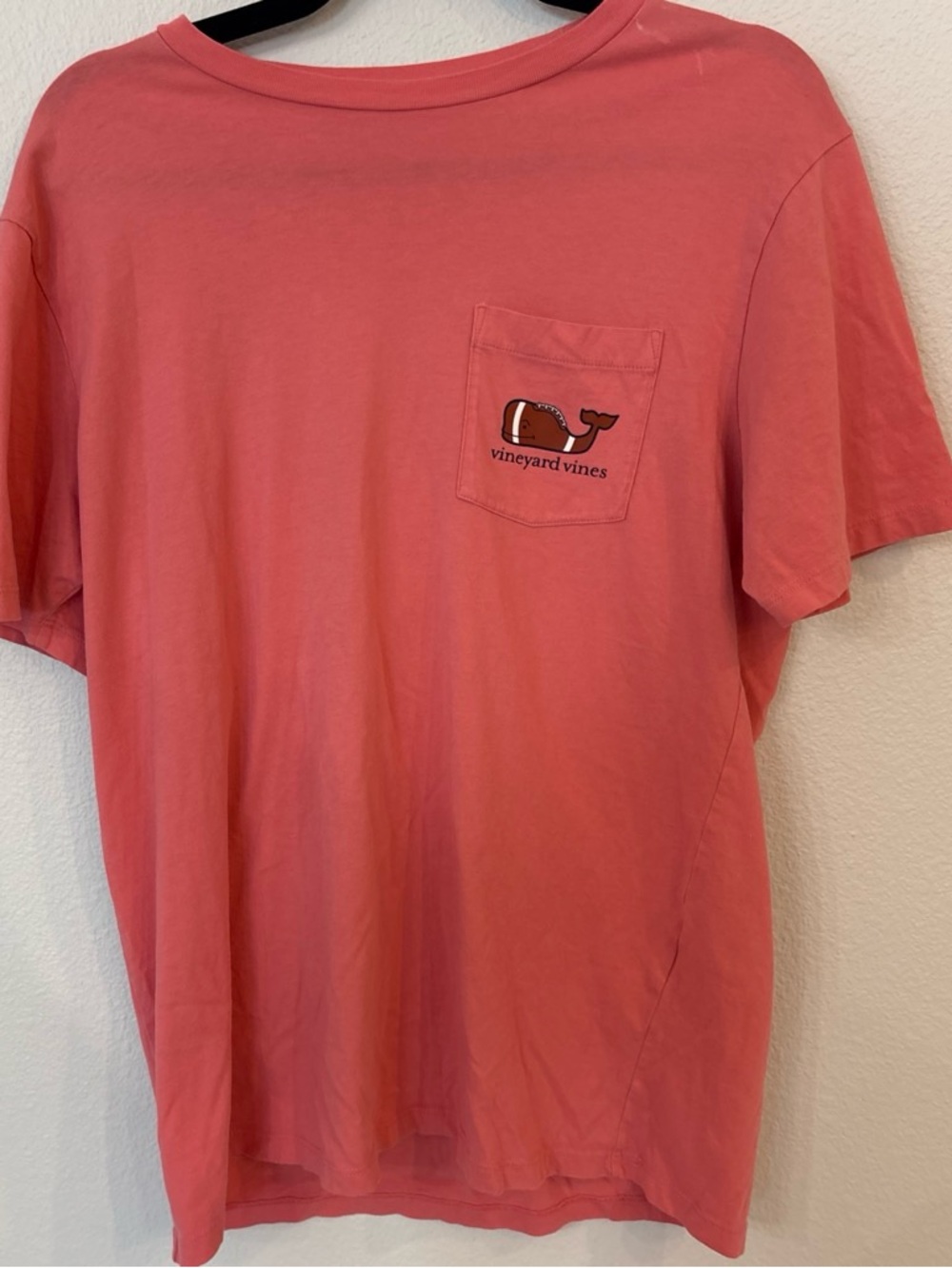 Vineyard Vines Men's Pocket T-Shirt — Coral Pink with Football Whale